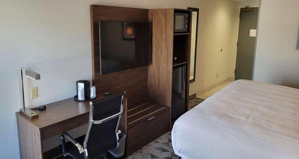 Best Western Plus Harrisonburg Oda fotoğraf