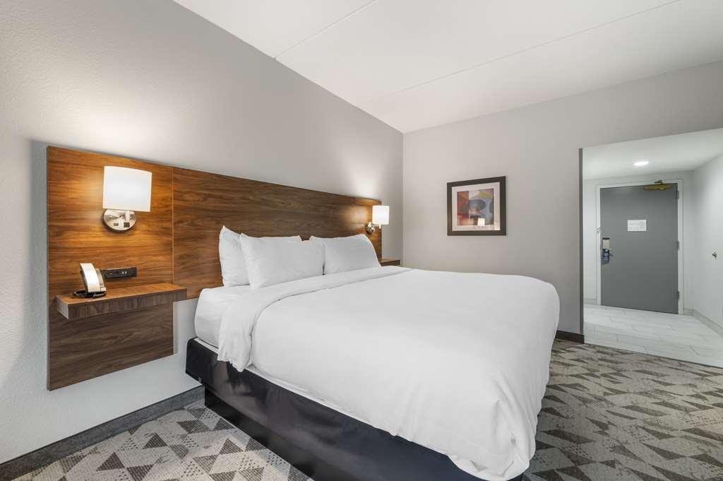 Best Western Plus Harrisonburg Oda fotoğraf