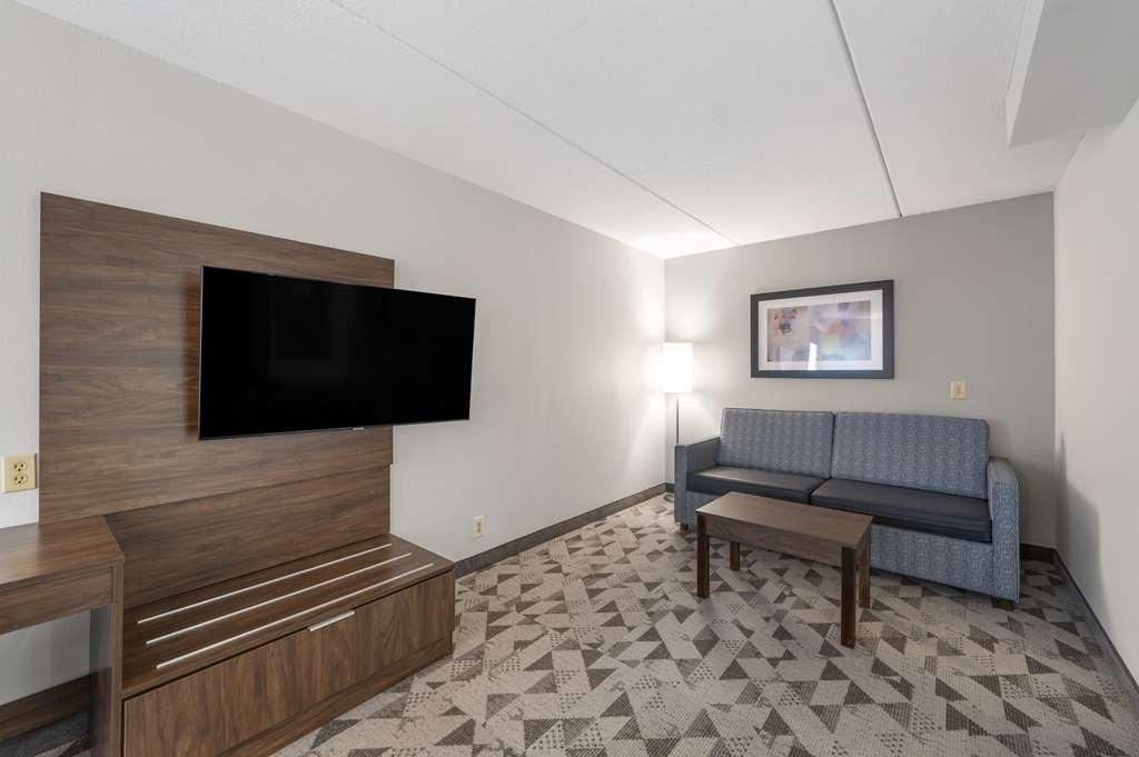 Best Western Plus Harrisonburg Oda fotoğraf