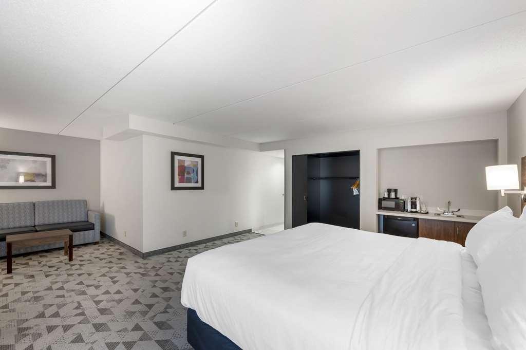 Best Western Plus Harrisonburg Oda fotoğraf