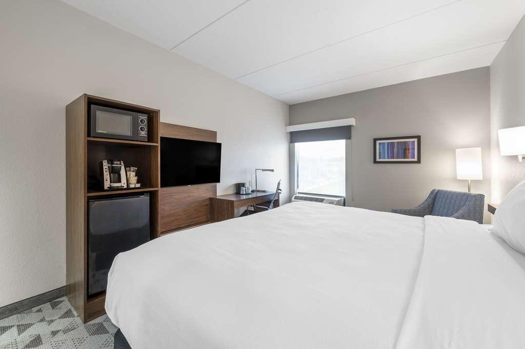 Best Western Plus Harrisonburg Oda fotoğraf